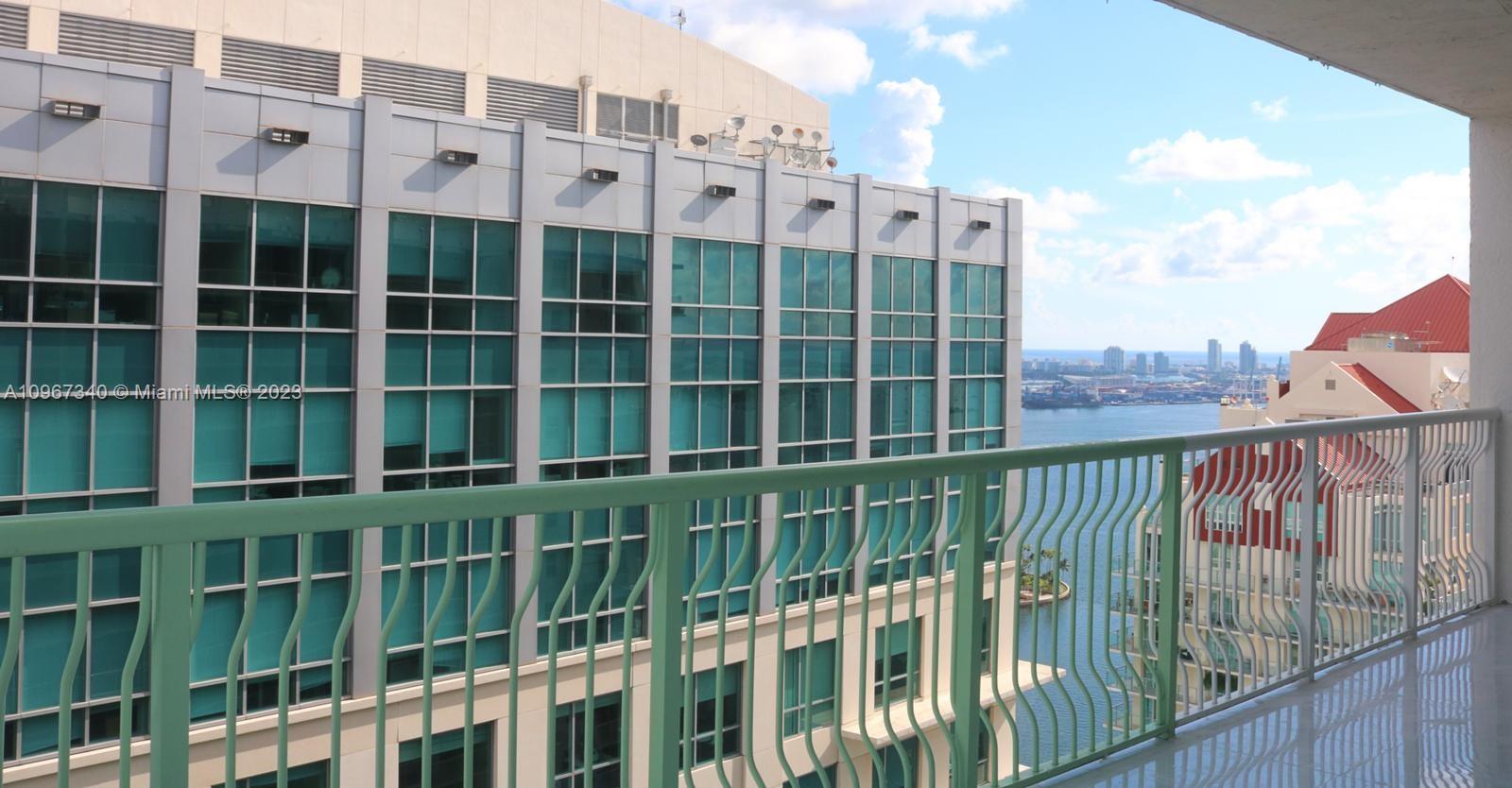 1200 Brickell Bay Dr PH4214, Miami, Florida 33131, 3 Bedrooms Bedrooms, ,2 BathroomsBathrooms,Residentiallease,For Rent,1200 Brickell Bay Dr PH4214,A10967340