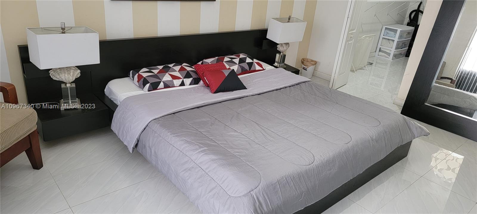1200 Brickell Bay Dr PH4214, Miami, Florida 33131, 3 Bedrooms Bedrooms, ,2 BathroomsBathrooms,Residentiallease,For Rent,1200 Brickell Bay Dr PH4214,A10967340