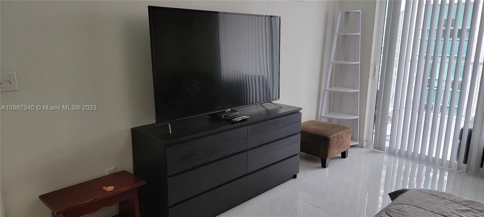1200 Brickell Bay Dr PH4214, Miami, Florida 33131, 3 Bedrooms Bedrooms, ,2 BathroomsBathrooms,Residentiallease,For Rent,1200 Brickell Bay Dr PH4214,A10967340