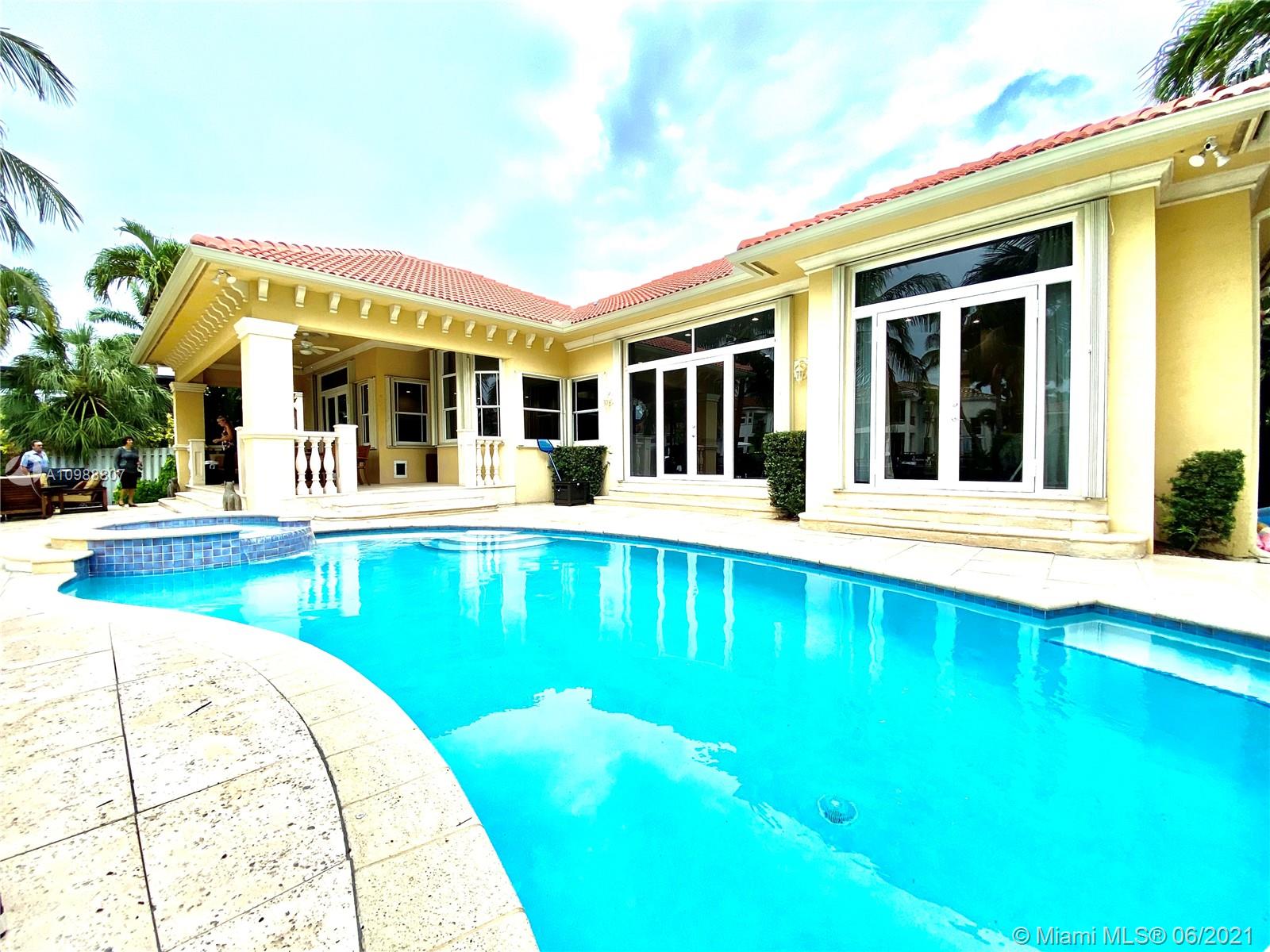 Hollywood, Florida 33019, 4 Bedrooms Bedrooms, ,3 BathroomsBathrooms,Residentiallease,For Rent,A10988807