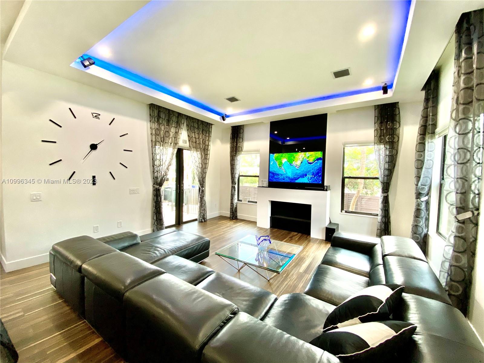 Hollywood, Florida 33019, 4 Bedrooms Bedrooms, ,3 BathroomsBathrooms,Residentiallease,For Rent,A10996345