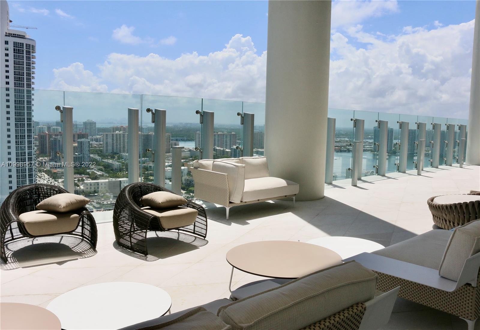 Terraces at Common area has chairs to relax looking the city or the ocean.