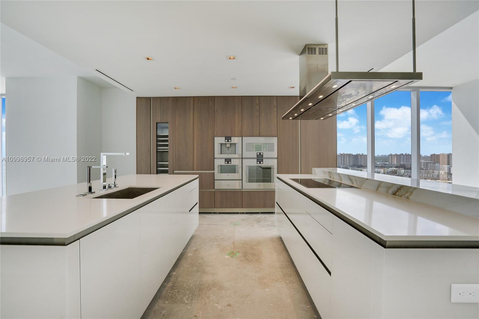 A very elegant Open Kitchen