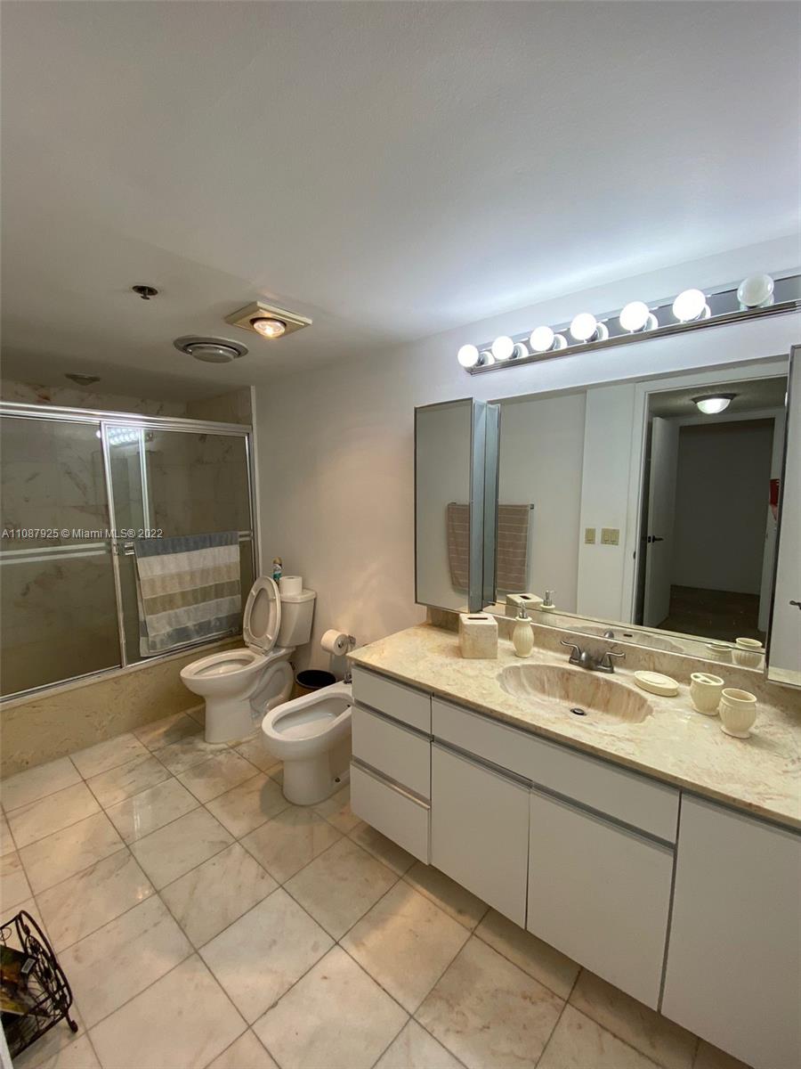 8877 Collins Ave, Surfside, FL, 33154 United States, 1 Bedroom Bedrooms, ,2 BathroomsBathrooms,Residential,For Sale,Collins Ave,A11087925