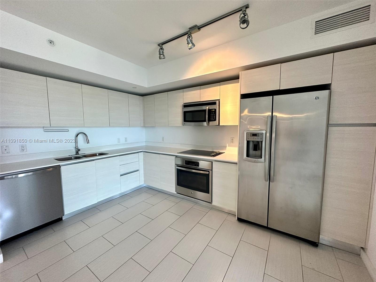 4250 Biscayne Blvd 1505, Miami, FL 33137, 2 Bedrooms Bedrooms, ,2 BathroomsBathrooms,Residential,For Sale,Biscayne Blvd,A11091850