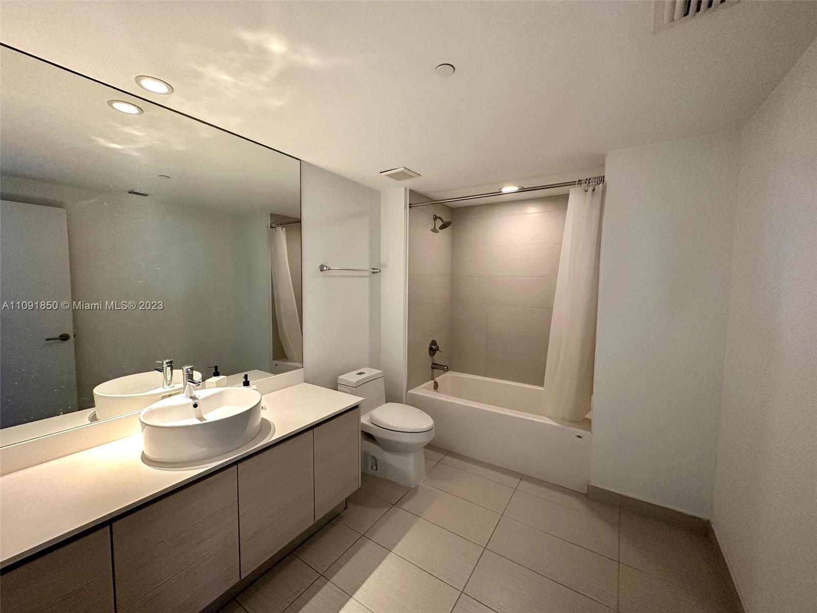 4250 Biscayne Blvd 1505, Miami, FL 33137, 2 Bedrooms Bedrooms, ,2 BathroomsBathrooms,Residential,For Sale,Biscayne Blvd,A11091850