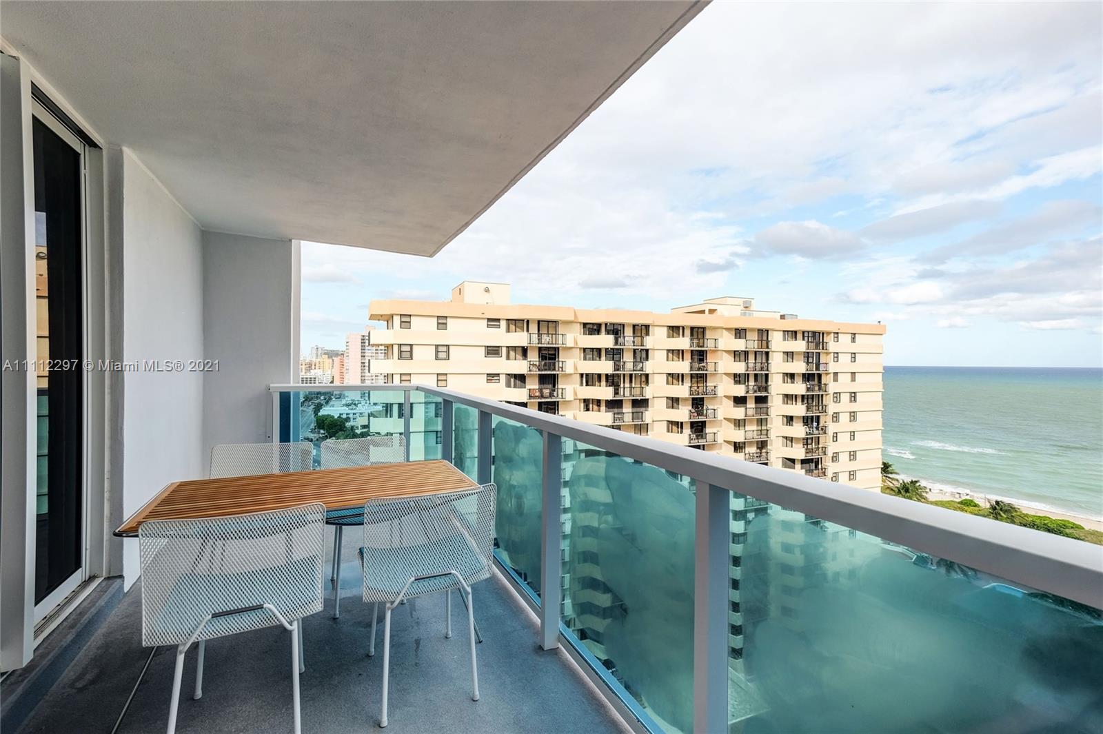 102 24th St 1522, Miami Beach, Florida 33139, 2 Bedrooms Bedrooms, ,2 BathroomsBathrooms,Residentiallease,For Rent,102 24th St 1522,A11112297