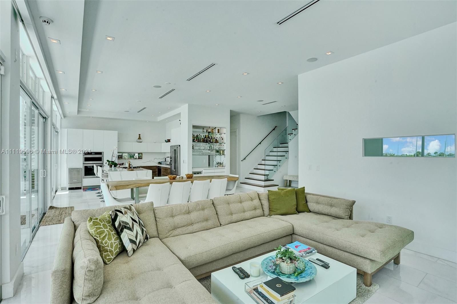 7830 Miami View Dr -, North Bay Village, Florida 33141, 5 Bedrooms Bedrooms, ,5 BathroomsBathrooms,Residentiallease,For Rent,7830 Miami View Dr -,A11119596