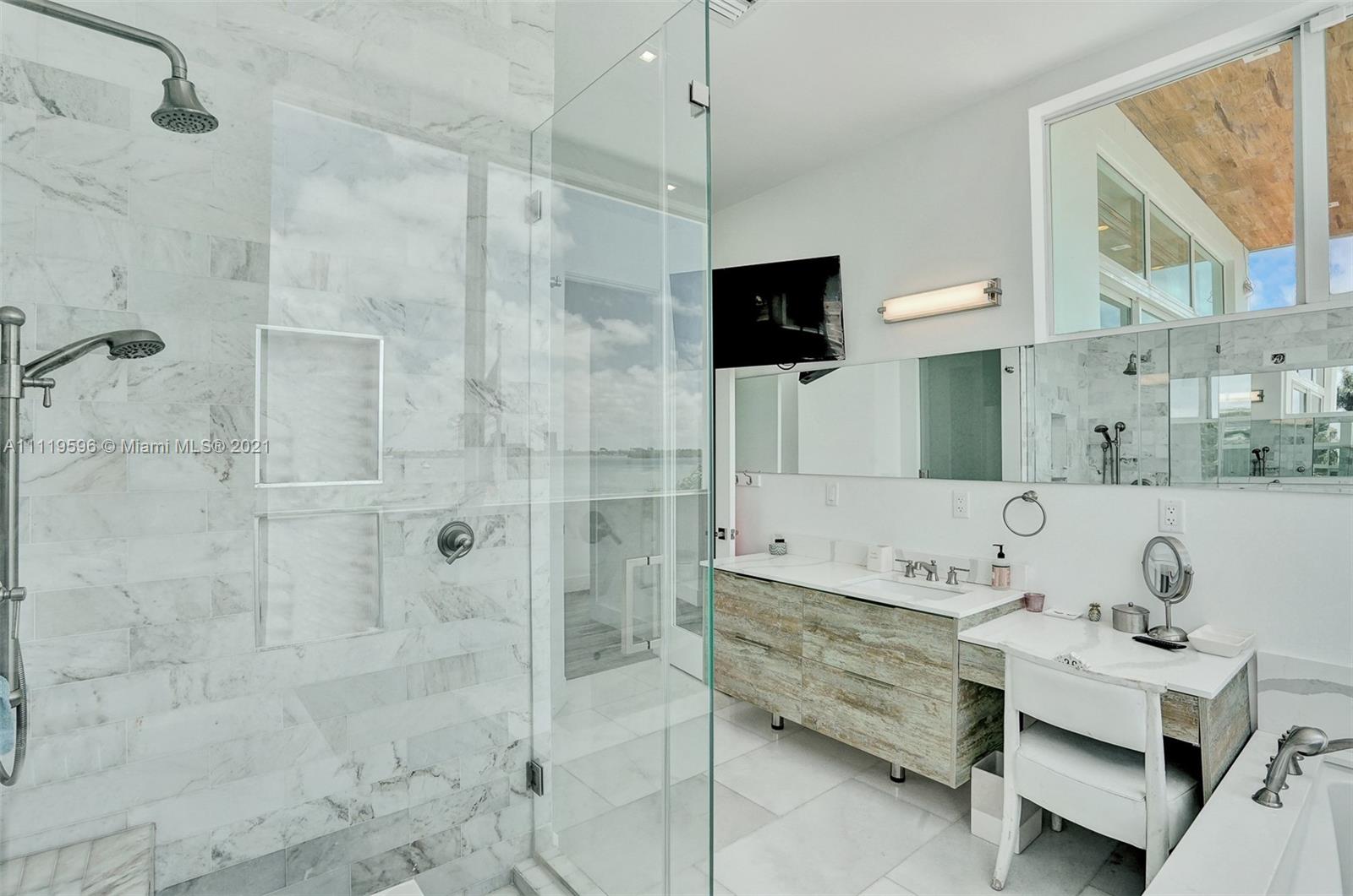 7830 Miami View Dr -, North Bay Village, Florida 33141, 5 Bedrooms Bedrooms, ,5 BathroomsBathrooms,Residentiallease,For Rent,7830 Miami View Dr -,A11119596