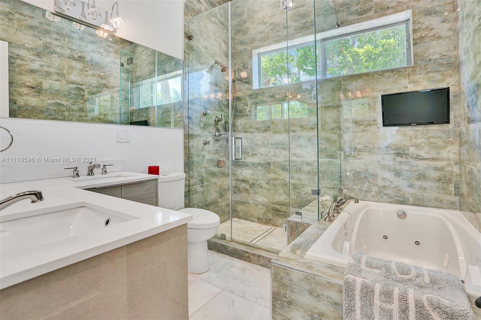 7830 Miami View Dr -, North Bay Village, Florida 33141, 5 Bedrooms Bedrooms, ,5 BathroomsBathrooms,Residentiallease,For Rent,7830 Miami View Dr -,A11119596
