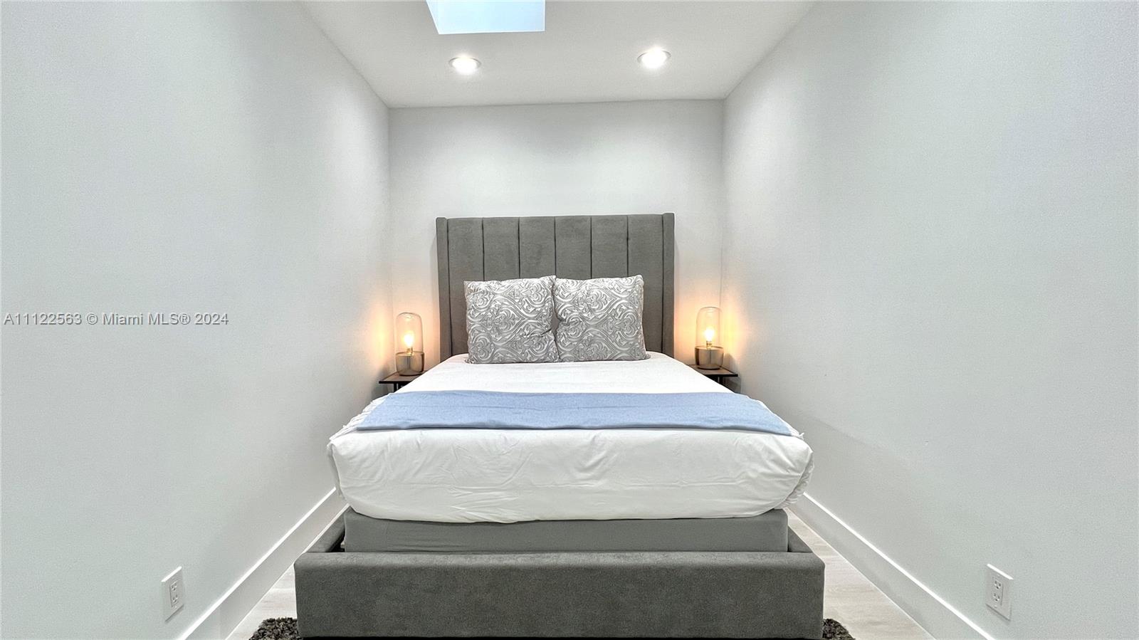 703 Harrison St, Hollywood, Florida 33019, 5 Bedrooms Bedrooms, ,3 BathroomsBathrooms,Residentiallease,For Rent,703 Harrison St,A11122563