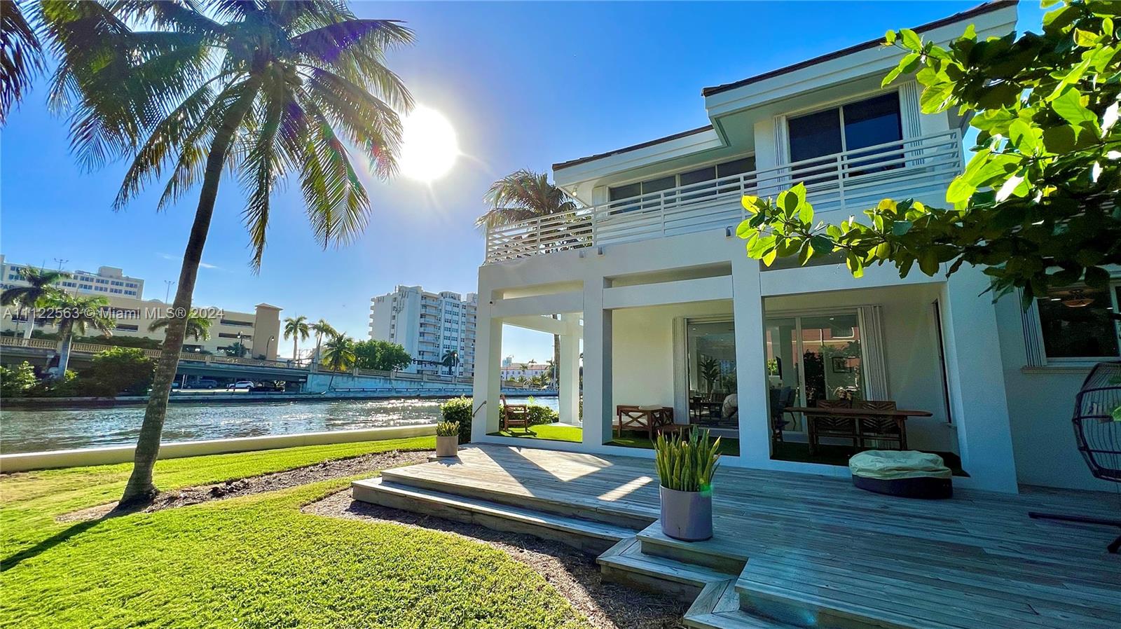 703 Harrison St, Hollywood, Florida 33019, 5 Bedrooms Bedrooms, ,3 BathroomsBathrooms,Residentiallease,For Rent,703 Harrison St,A11122563