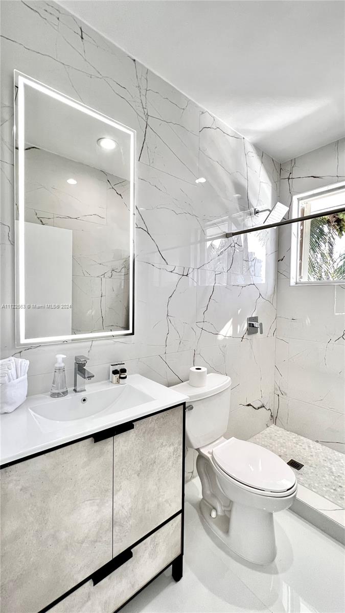 703 Harrison St, Hollywood, Florida 33019, 5 Bedrooms Bedrooms, ,3 BathroomsBathrooms,Residentiallease,For Rent,703 Harrison St,A11122563