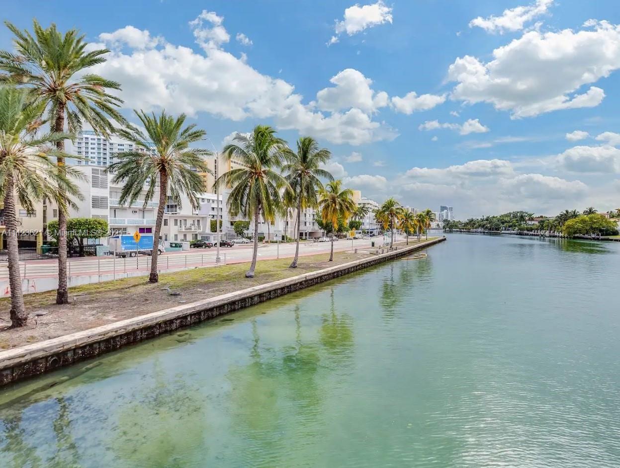 4015 Indian Creek Dr 204, Miami Beach, Florida 33140, ,1 BathroomBathrooms,Residentiallease,For Rent,4015 Indian Creek Dr 204,A11123621