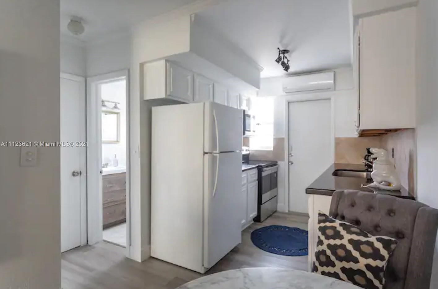 4015 Indian Creek Dr 204, Miami Beach, Florida 33140, ,1 BathroomBathrooms,Residentiallease,For Rent,4015 Indian Creek Dr 204,A11123621