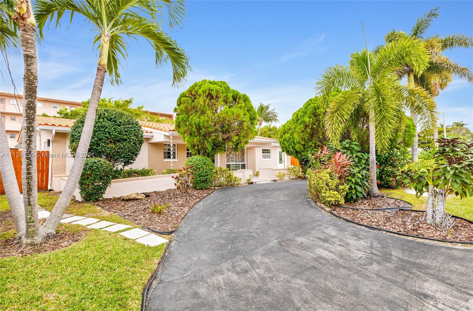 1960 Coral Reef Dr, Lauderdale By The Sea, Florida 33062, 5 Bedrooms Bedrooms, ,3 BathroomsBathrooms,Residentiallease,For Rent,1960 Coral Reef Dr,A11124150