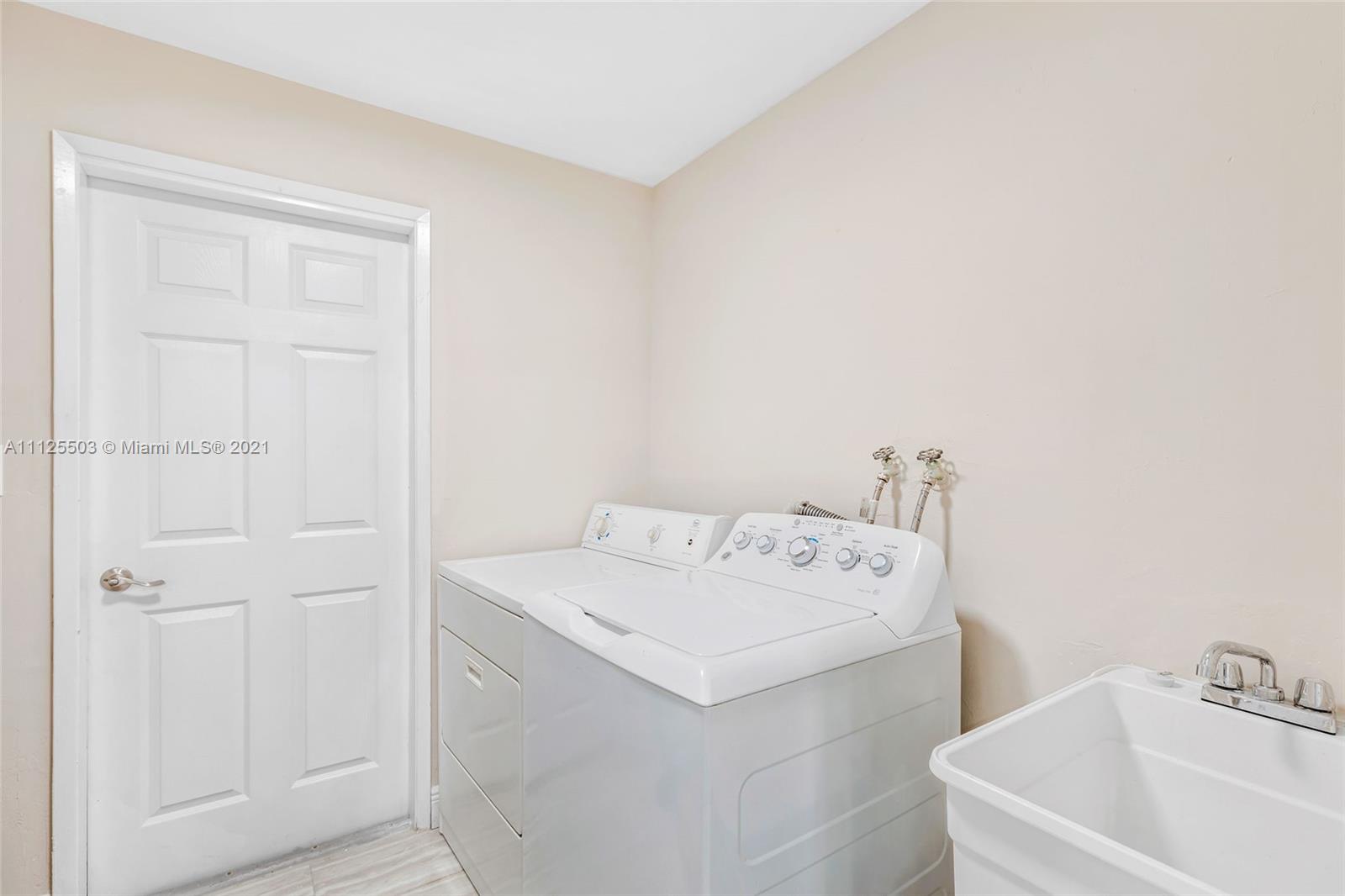 5740 NE 19th Ave, Fort Lauderdale, Florida 33308, 4 Bedrooms Bedrooms, ,3 BathroomsBathrooms,Residentiallease,For Rent,5740 NE 19th Ave,A11125503