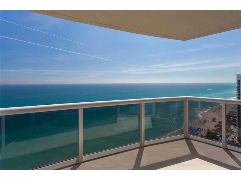 Apartamento à Venda in Sunny Isles Beach, FL