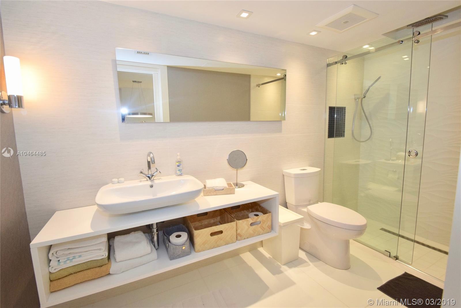 2301 Collins Ave 815/814, Miami Beach, Florida 33139, 2 Bedrooms Bedrooms, ,2 BathroomsBathrooms,Residentiallease,For Rent,2301 Collins Ave 815/814,A10464485