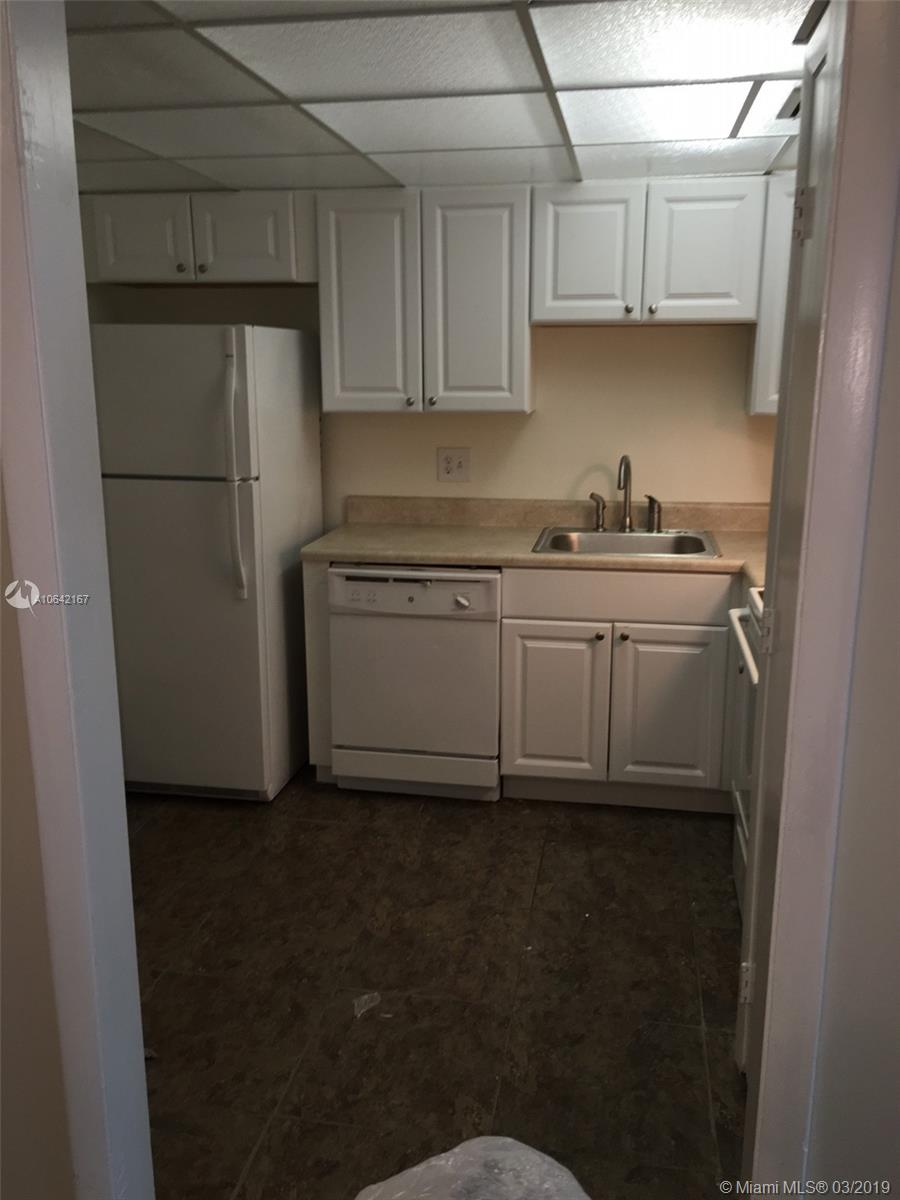 4164 Inverrary Dr 813, Lauderhill, Florida 33319, 2 Bedrooms Bedrooms, ,2 BathroomsBathrooms,Residential,For Sale,4164 Inverrary Dr 813,A10642167