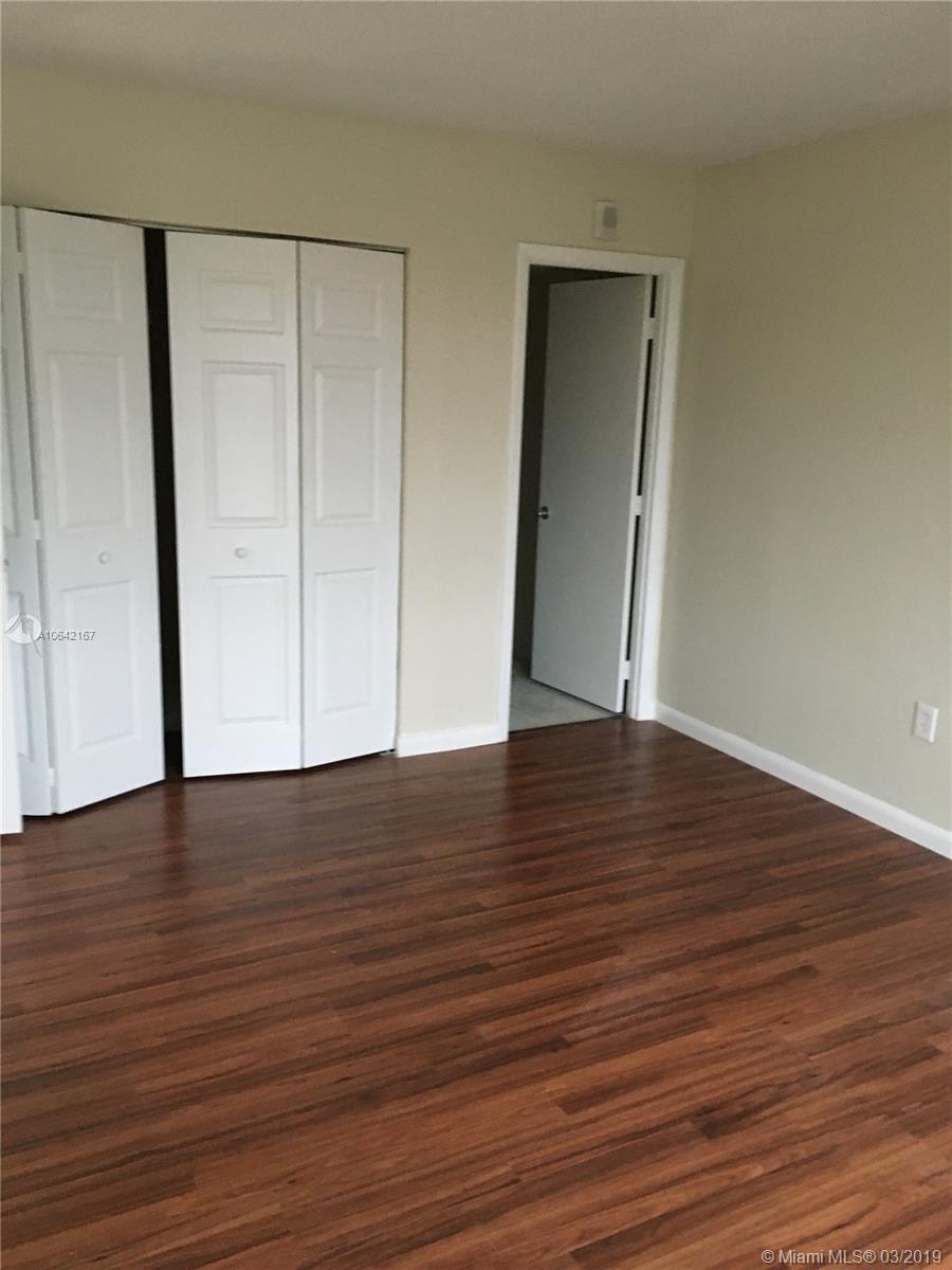 4164 Inverrary Dr 813, Lauderhill, Florida 33319, 2 Bedrooms Bedrooms, ,2 BathroomsBathrooms,Residential,For Sale,4164 Inverrary Dr 813,A10642167