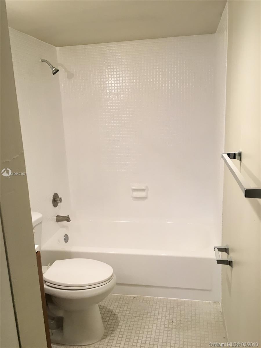 4164 Inverrary Dr 813, Lauderhill, Florida 33319, 2 Bedrooms Bedrooms, ,2 BathroomsBathrooms,Residential,For Sale,4164 Inverrary Dr 813,A10642167