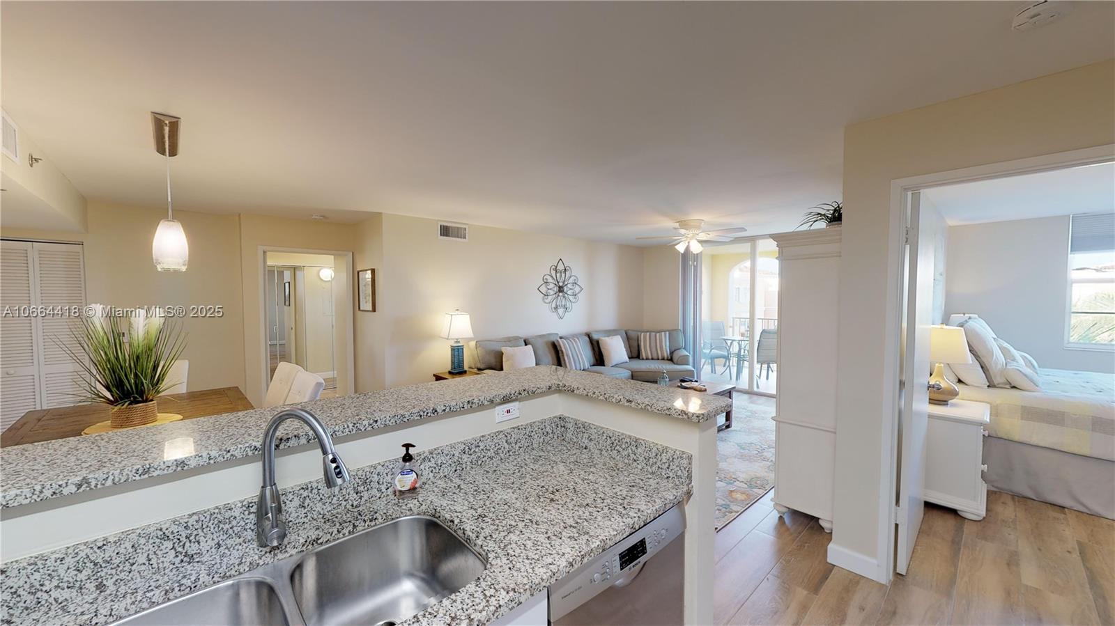 19701 E Country Club Dr 5606, Aventura, Florida 33180, 2 Bedrooms Bedrooms, ,2 BathroomsBathrooms,Residentiallease,For Rent,19701 E Country Club Dr 5606,A10664418