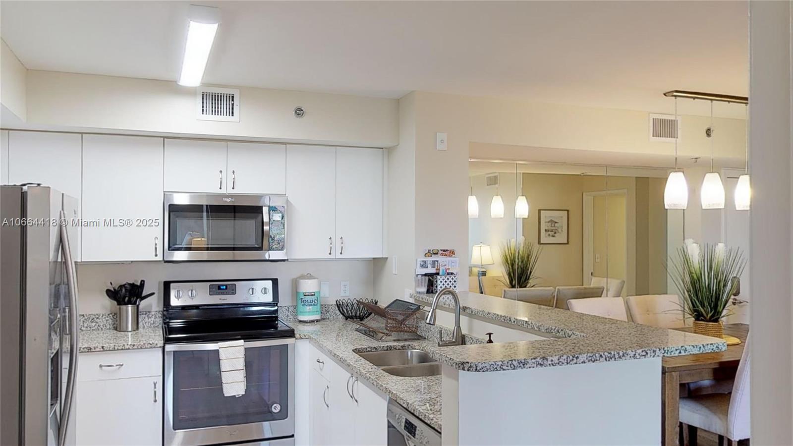 19701 E Country Club Dr 5606, Aventura, Florida 33180, 2 Bedrooms Bedrooms, ,2 BathroomsBathrooms,Residentiallease,For Rent,19701 E Country Club Dr 5606,A10664418
