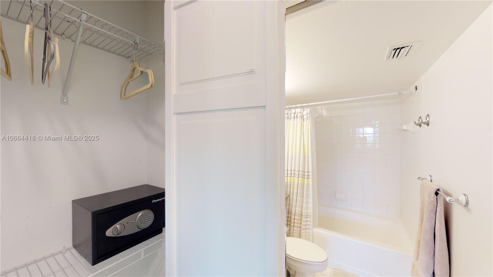 19701 E Country Club Dr 5606, Aventura, Florida 33180, 2 Bedrooms Bedrooms, ,2 BathroomsBathrooms,Residentiallease,For Rent,19701 E Country Club Dr 5606,A10664418