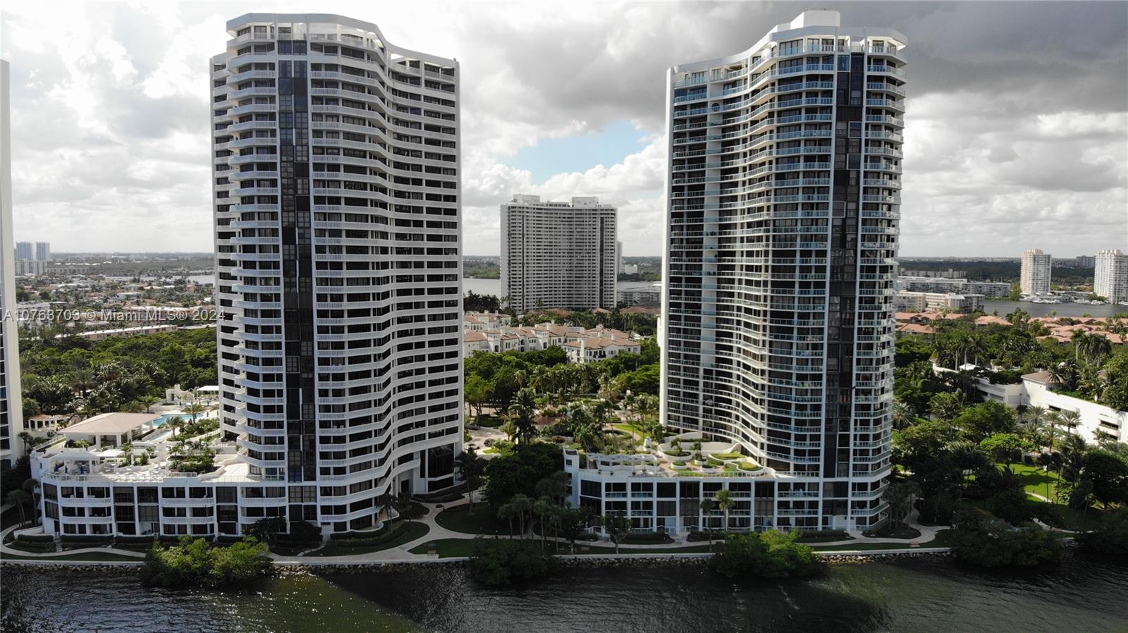 4000 Island Blvd, Aventura, FL, 33160 United States, 2 Bedrooms Bedrooms, ,3 BathroomsBathrooms,Residential,For Sale,Island Blvd,A10763703