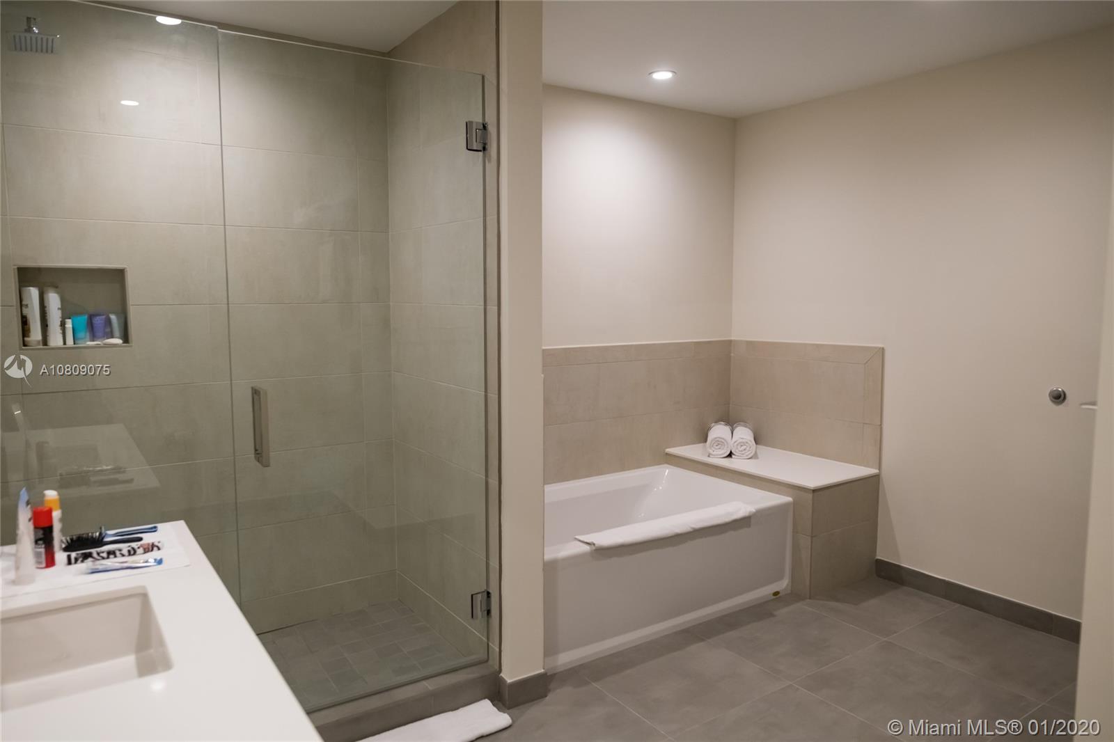 777 N Ocean Dr N311, Hollywood, Florida 33019, 1 Bedroom Bedrooms, ,1 BathroomBathrooms,Residential,For Sale,777 N Ocean Dr N311,A10809075