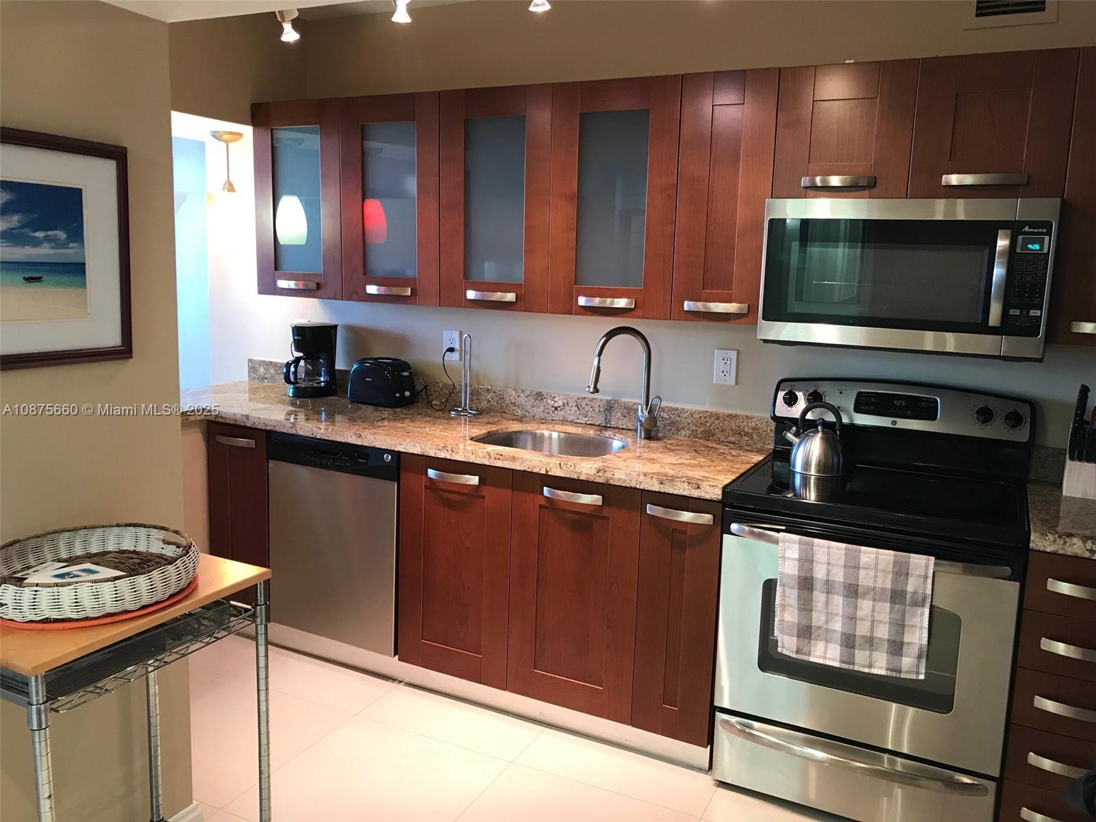 100 Lincoln Rd 1226, Miami Beach, Florida 33139, ,1 BathroomBathrooms,Residentiallease,For Rent,100 Lincoln Rd 1226,A10875660