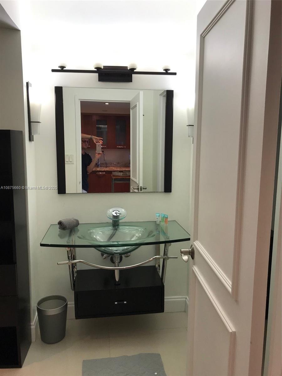 100 Lincoln Rd 1226, Miami Beach, Florida 33139, ,1 BathroomBathrooms,Residentiallease,For Rent,100 Lincoln Rd 1226,A10875660