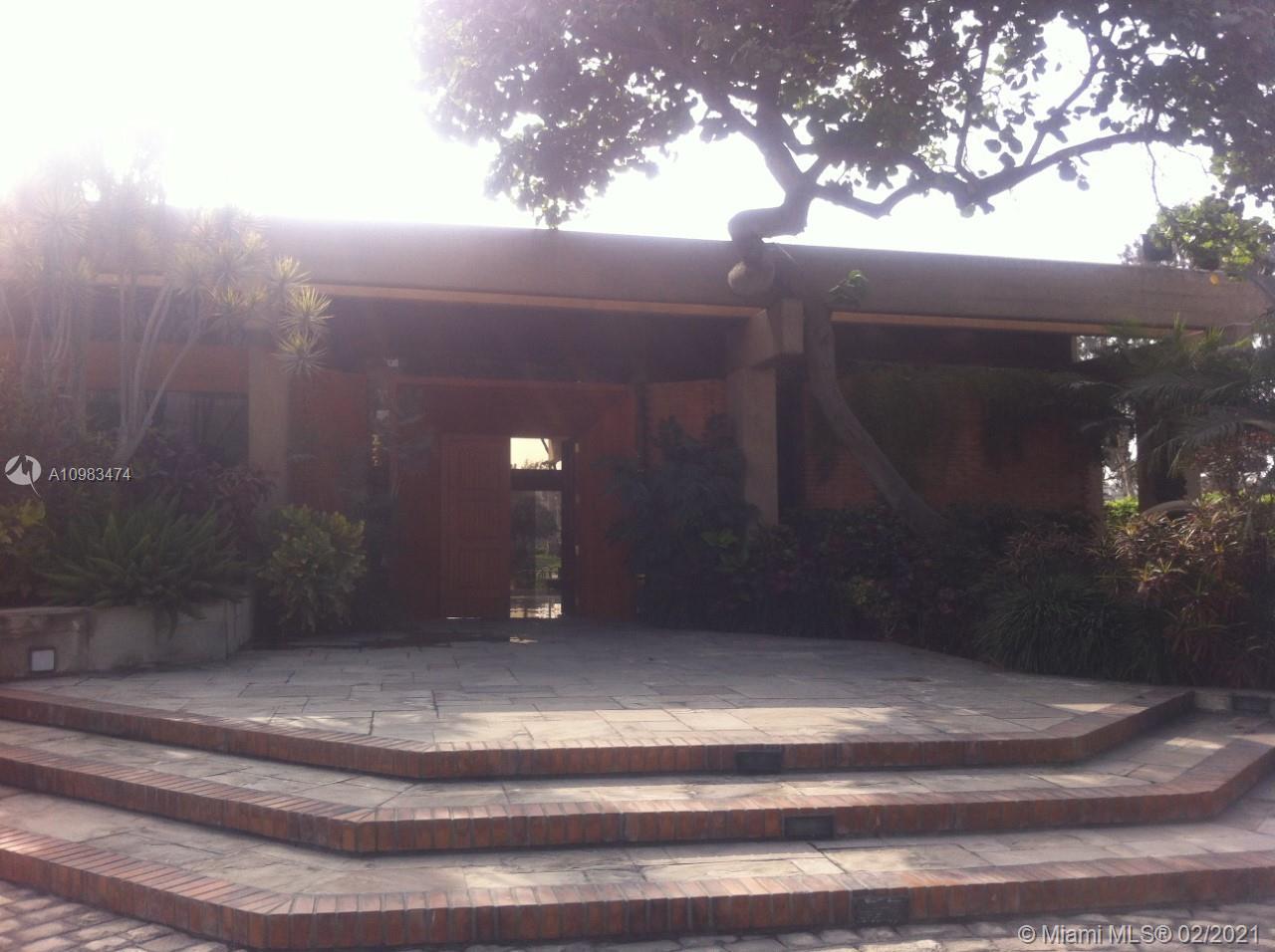 Casa en Casuarinas, Lima Peru-South America, FL, PE, 5 Bedrooms Bedrooms, ,4 BathroomsBathrooms,Residential,For Sale,Peru-South America,A10983474