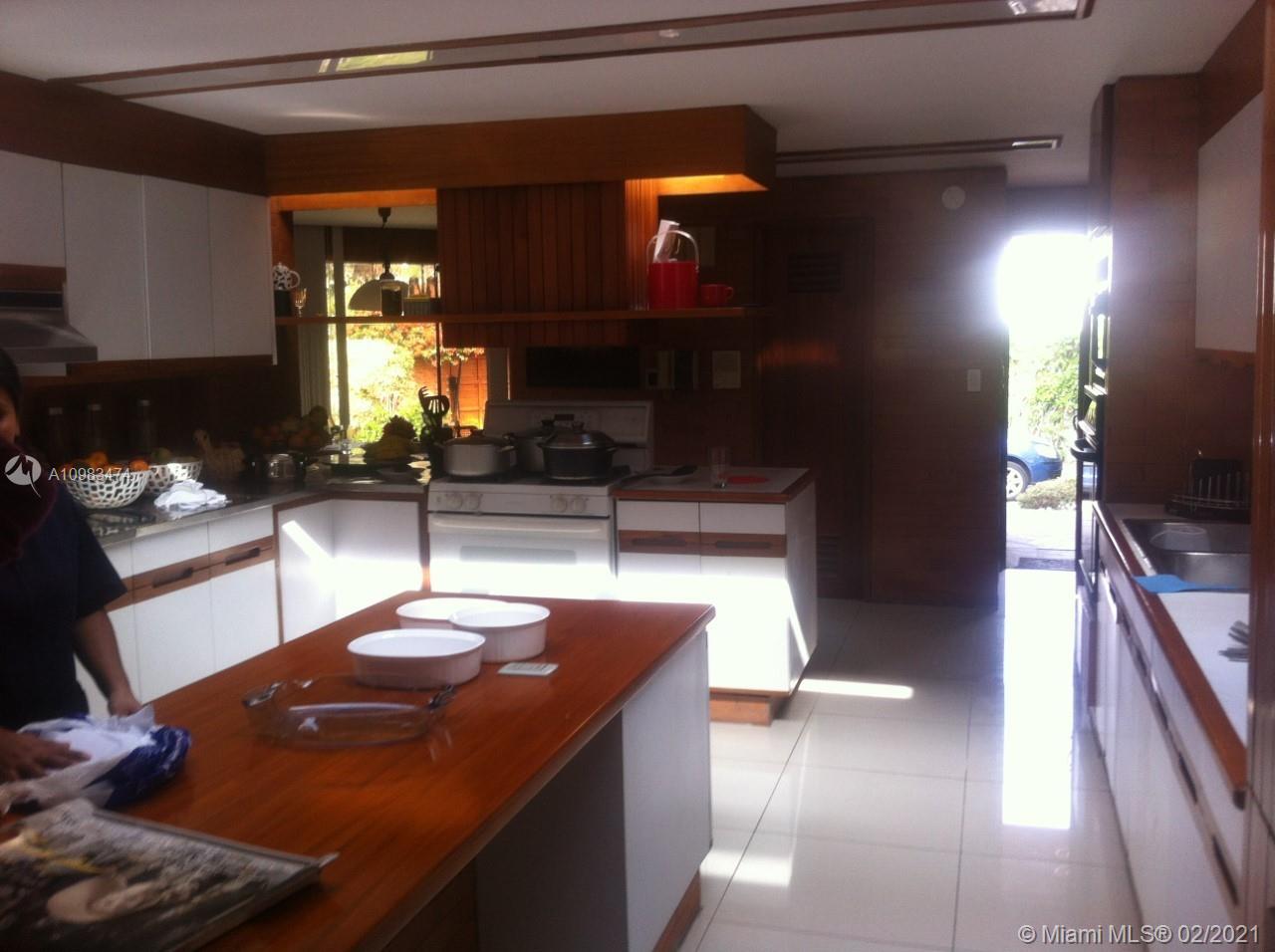 Casa en Casuarinas, Lima Peru-South America, FL, PE, 5 Bedrooms Bedrooms, ,4 BathroomsBathrooms,Residential,For Sale,Peru-South America,A10983474