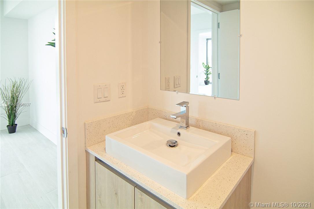 13800 Highland Dr 406, North Miami Beach, Florida 33181, 2 Bedrooms Bedrooms, ,2 BathroomsBathrooms,Residential,For Sale,13800 Highland Dr 406,A10998037