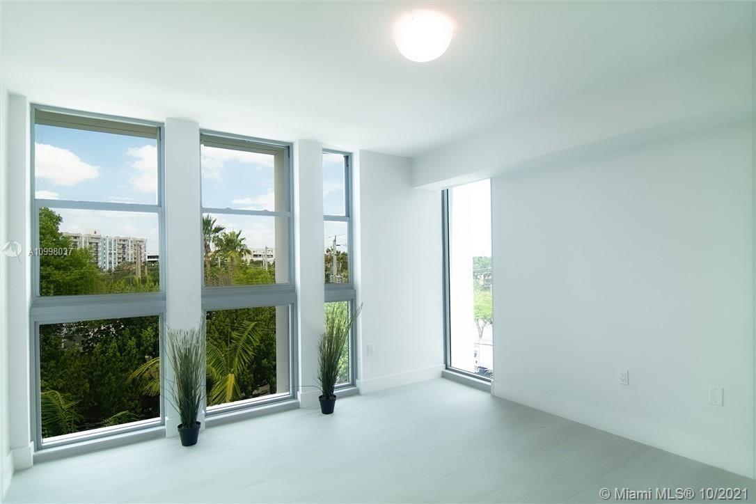 13800 Highland Dr 406, North Miami Beach, Florida 33181, 2 Bedrooms Bedrooms, ,2 BathroomsBathrooms,Residential,For Sale,13800 Highland Dr 406,A10998037