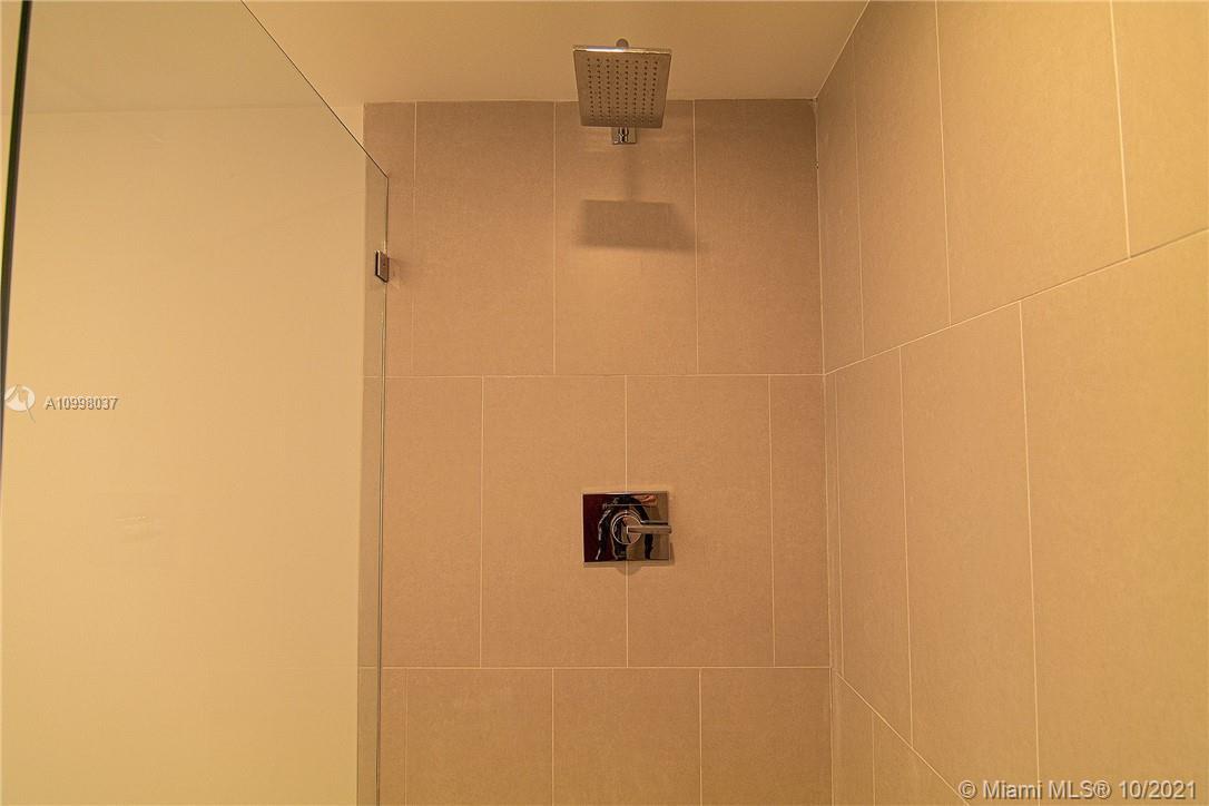 13800 Highland Dr 406, North Miami Beach, Florida 33181, 2 Bedrooms Bedrooms, ,2 BathroomsBathrooms,Residential,For Sale,13800 Highland Dr 406,A10998037