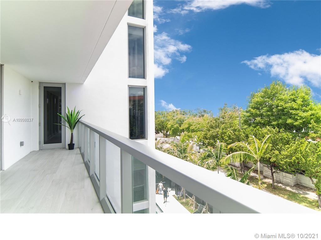 13800 Highland Dr 406, North Miami Beach, Florida 33181, 2 Bedrooms Bedrooms, ,2 BathroomsBathrooms,Residential,For Sale,13800 Highland Dr 406,A10998037