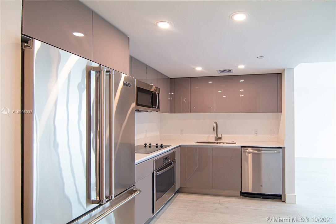 13800 Highland Dr 406, North Miami Beach, Florida 33181, 2 Bedrooms Bedrooms, ,2 BathroomsBathrooms,Residential,For Sale,13800 Highland Dr 406,A10998037