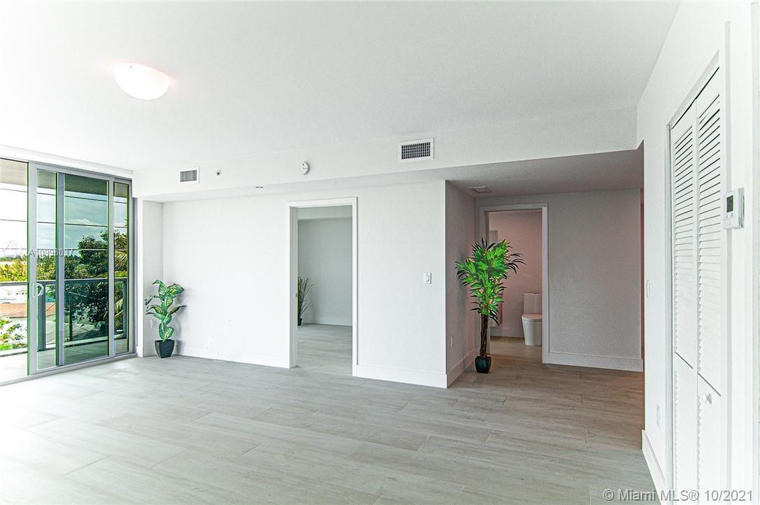 13800 Highland Dr 406, North Miami Beach, Florida 33181, 2 Bedrooms Bedrooms, ,2 BathroomsBathrooms,Residential,For Sale,13800 Highland Dr 406,A10998037