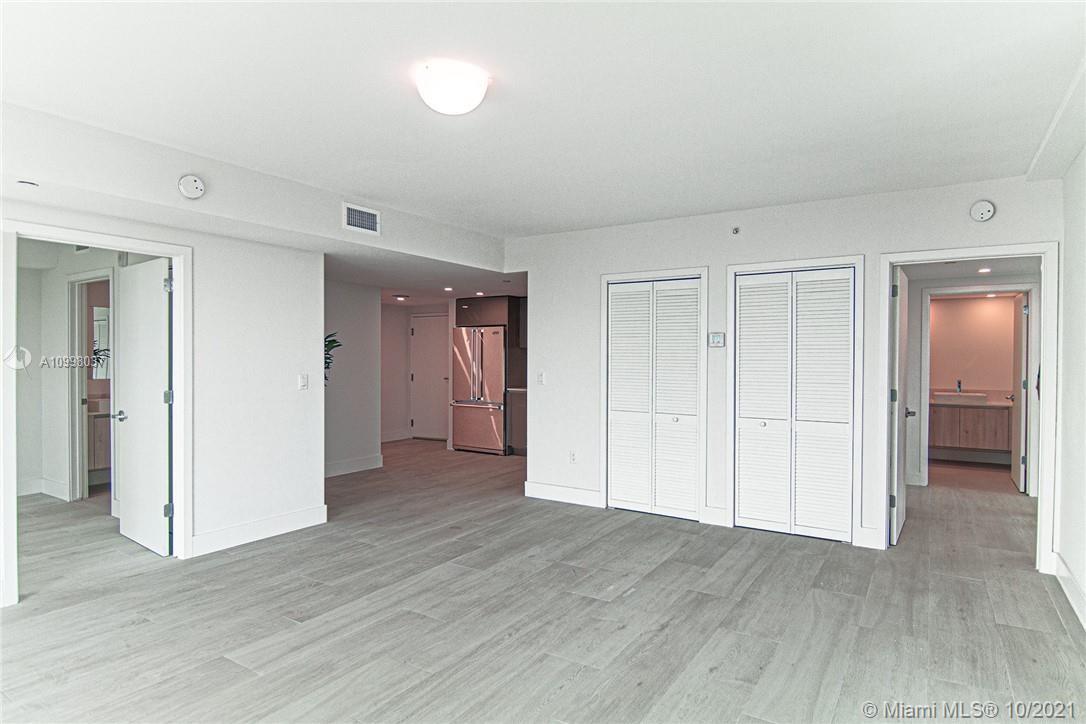 13800 Highland Dr 406, North Miami Beach, Florida 33181, 2 Bedrooms Bedrooms, ,2 BathroomsBathrooms,Residential,For Sale,13800 Highland Dr 406,A10998037