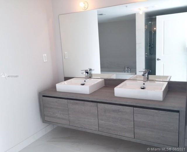 400 Sunny Isles Blvd, Sunny Isles Beach, FL, 33160 United States, 2 Bedrooms Bedrooms, ,3 BathroomsBathrooms,Residential,For Sale,Sunny Isles Blvd,A11010651