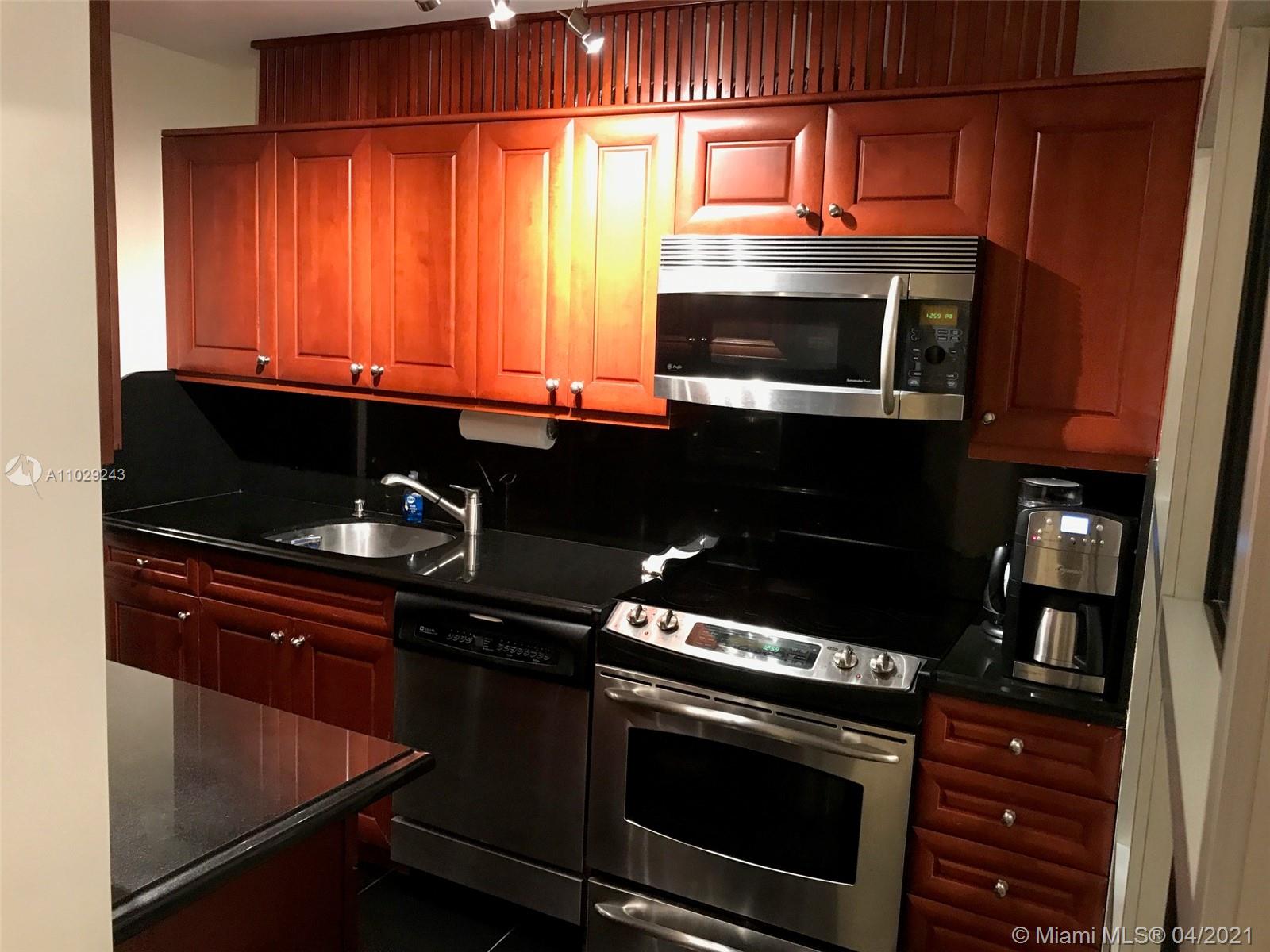 100 Lincoln Rd 1633, Miami Beach, Florida 33139, 1 Bedroom Bedrooms, ,2 BathroomsBathrooms,Residentiallease,For Rent,100 Lincoln Rd 1633,A11029243