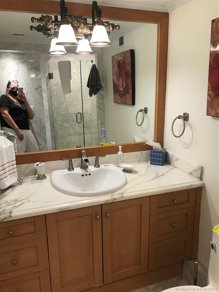 100 Lincoln Rd 1633, Miami Beach, Florida 33139, 1 Bedroom Bedrooms, ,2 BathroomsBathrooms,Residentiallease,For Rent,100 Lincoln Rd 1633,A11029243