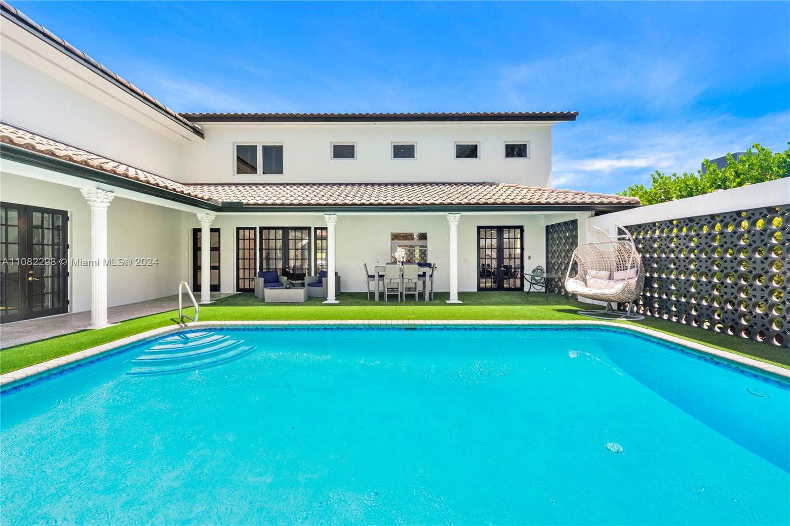 472 Sunset Dr, Hallandale Beach, Florida 33009, 7 Bedrooms Bedrooms, ,5 BathroomsBathrooms,Residentiallease,For Rent,472 Sunset Dr,A11082298