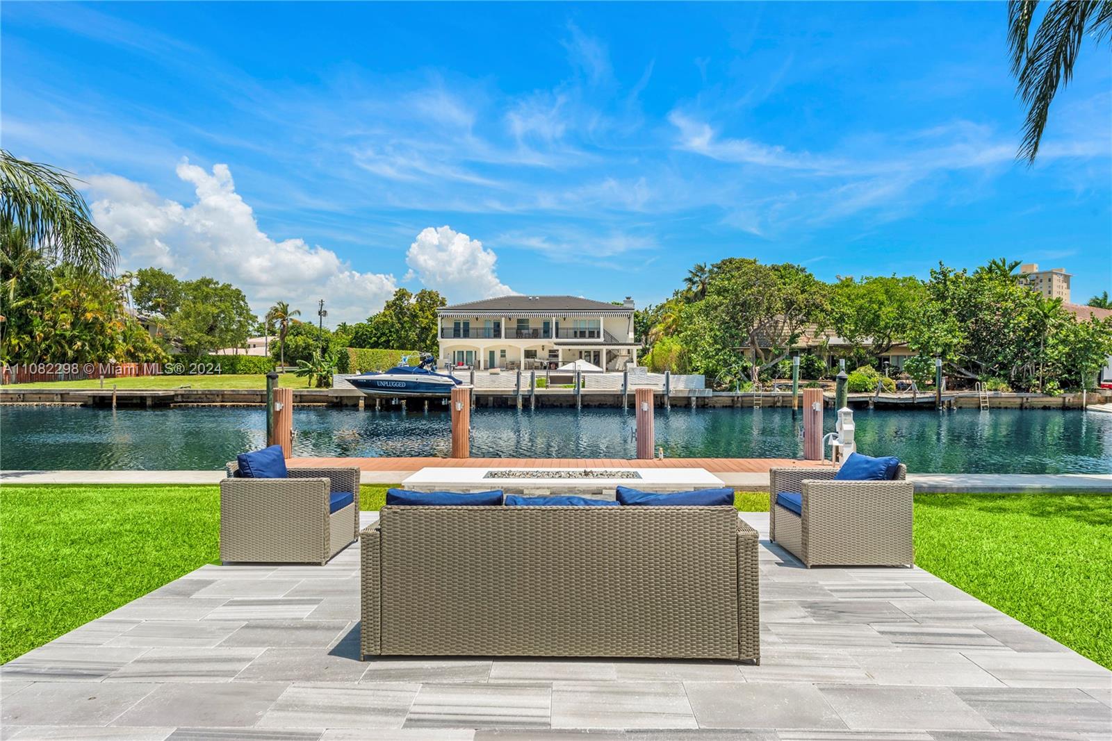 472 Sunset Dr, Hallandale Beach, Florida 33009, 7 Bedrooms Bedrooms, ,5 BathroomsBathrooms,Residentiallease,For Rent,472 Sunset Dr,A11082298