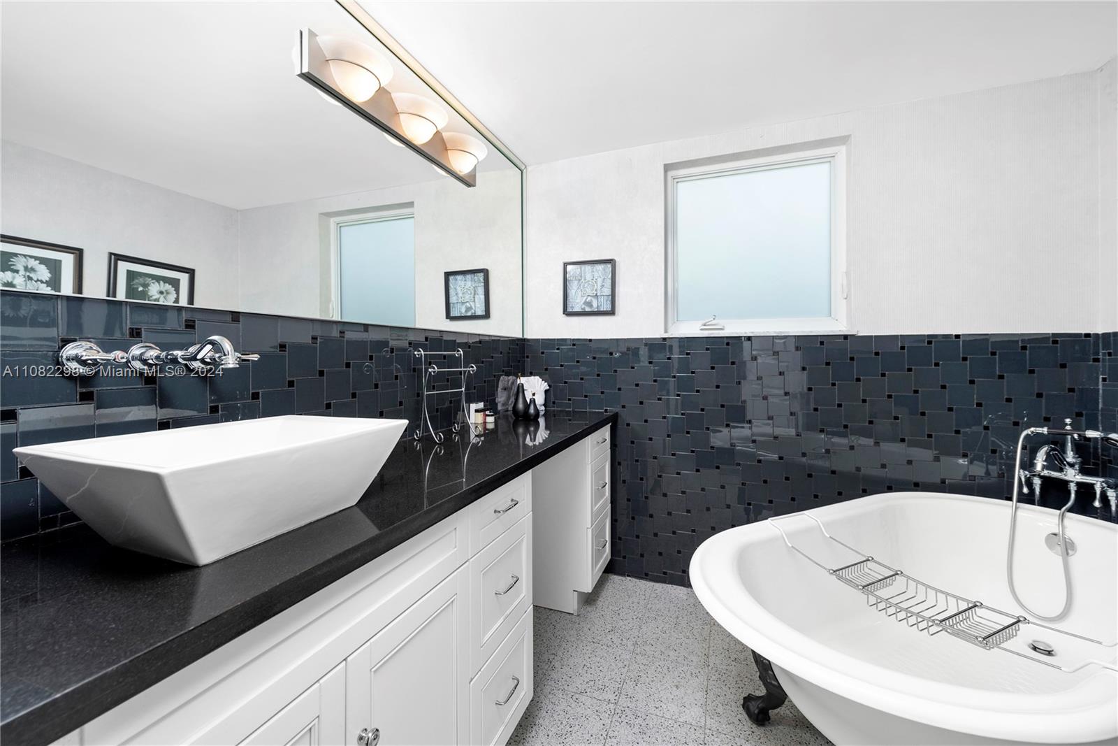 472 Sunset Dr, Hallandale Beach, Florida 33009, 7 Bedrooms Bedrooms, ,5 BathroomsBathrooms,Residentiallease,For Rent,472 Sunset Dr,A11082298