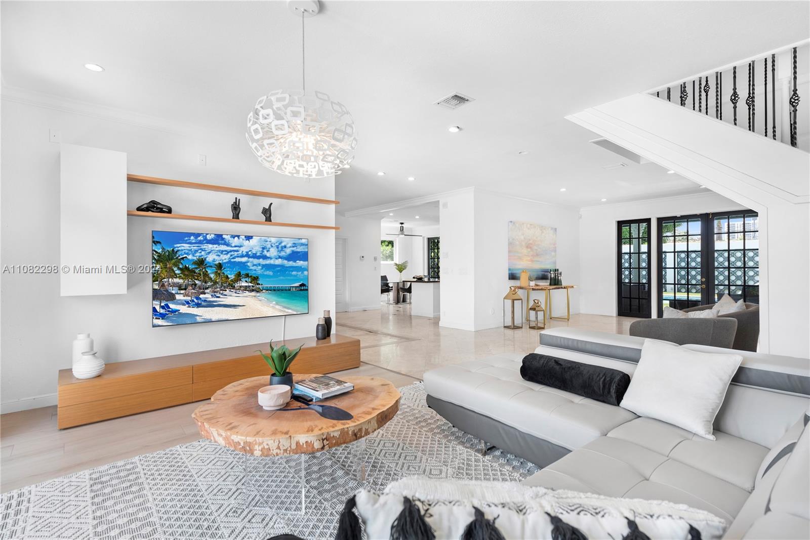 472 Sunset Dr, Hallandale Beach, Florida 33009, 7 Bedrooms Bedrooms, ,5 BathroomsBathrooms,Residentiallease,For Rent,472 Sunset Dr,A11082298