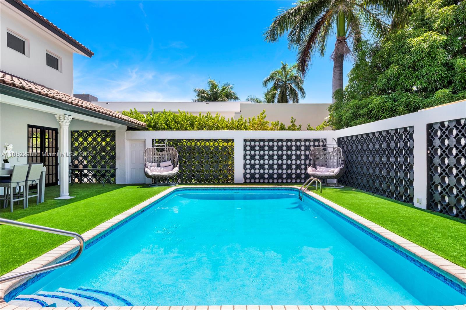472 Sunset Dr, Hallandale Beach, Florida 33009, 7 Bedrooms Bedrooms, ,5 BathroomsBathrooms,Residentiallease,For Rent,472 Sunset Dr,A11082298